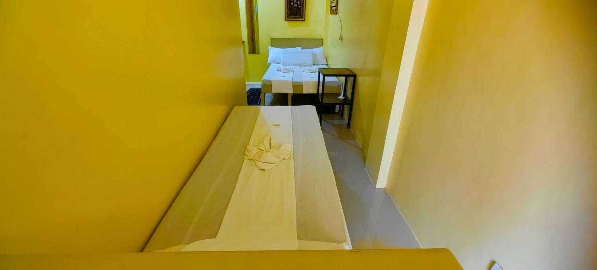 Las Residencias Bed And Breakfast Puerto Princesa Bagian luar foto