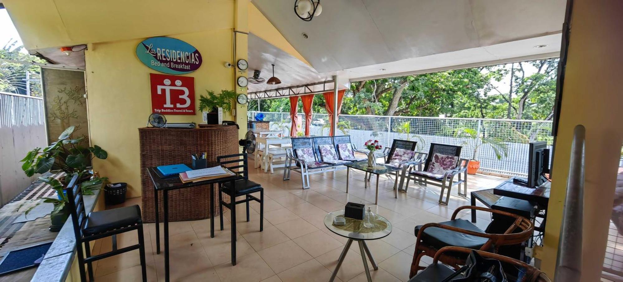 Las Residencias Bed And Breakfast Puerto Princesa Bagian luar foto