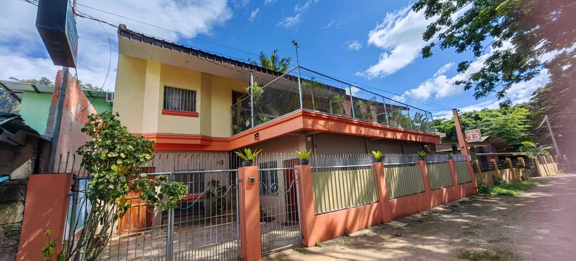 Las Residencias Bed And Breakfast Puerto Princesa Bagian luar foto