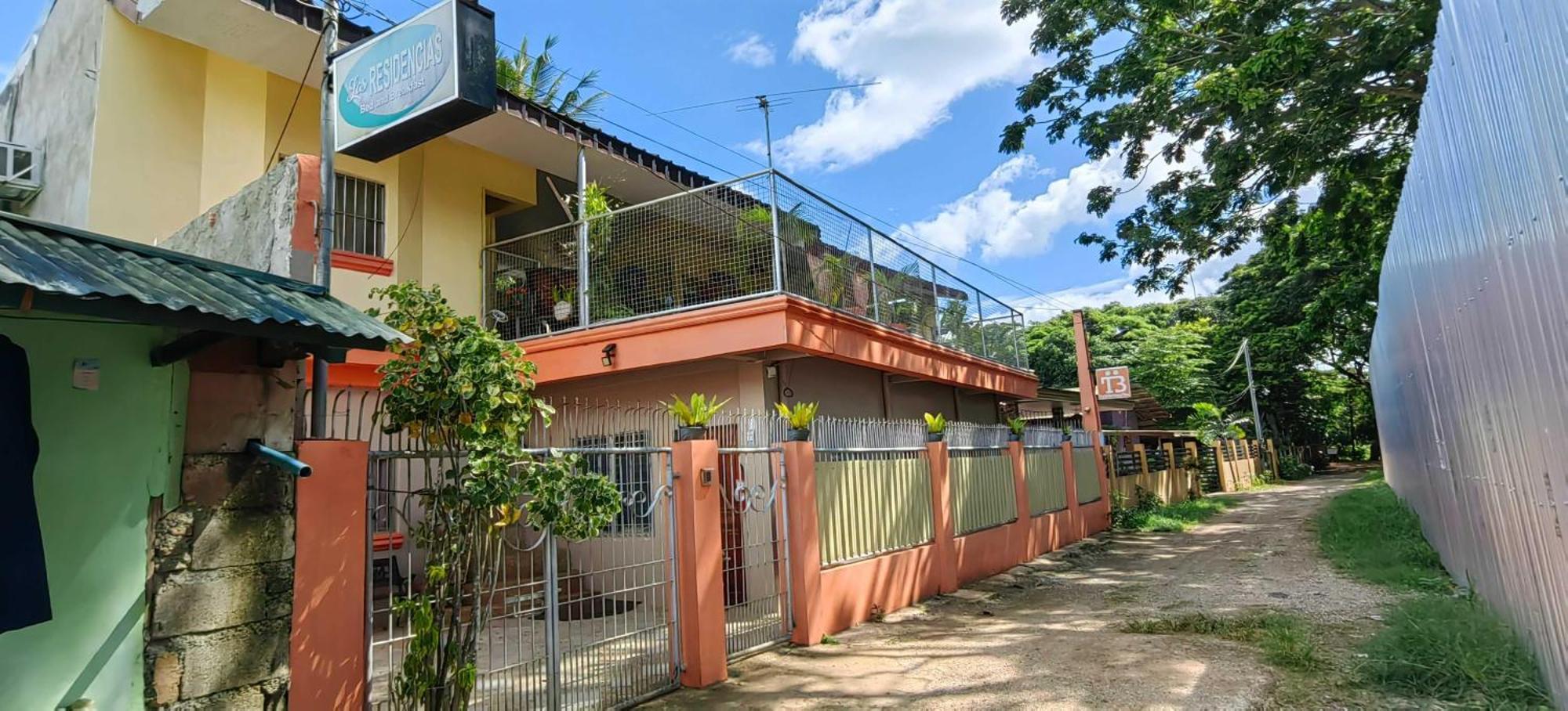 Las Residencias Bed And Breakfast Puerto Princesa Bagian luar foto