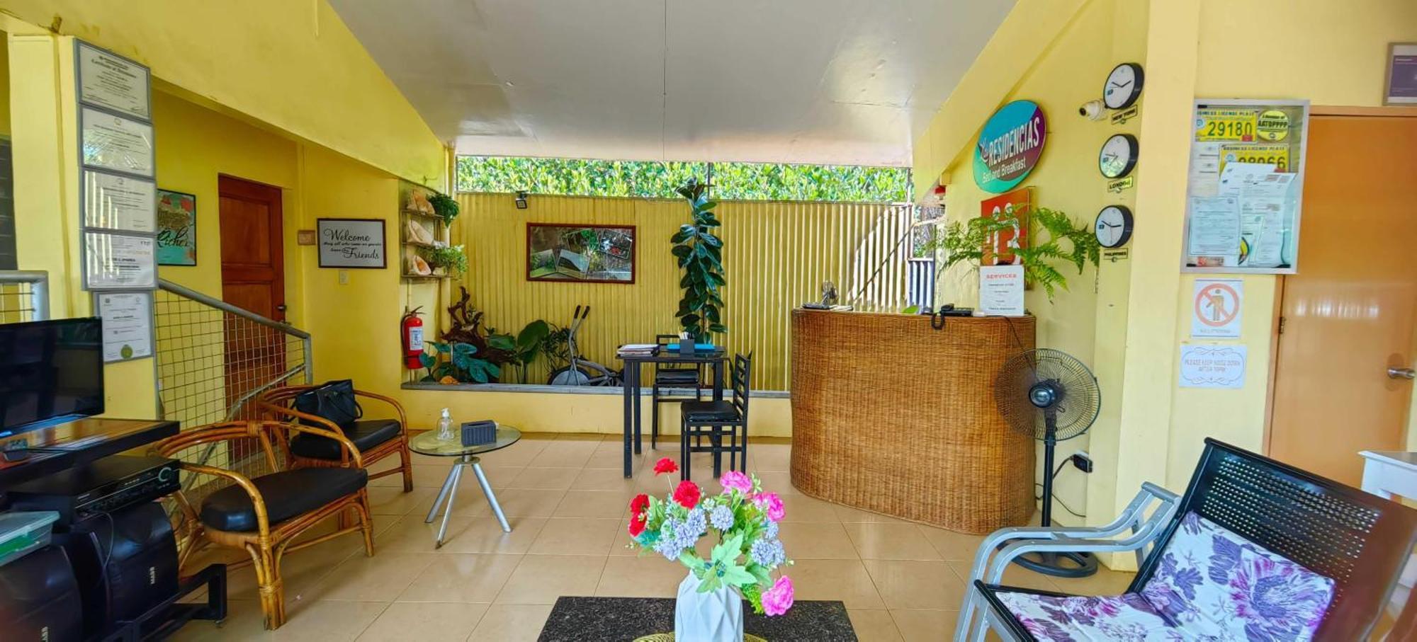 Las Residencias Bed And Breakfast Puerto Princesa Bagian luar foto