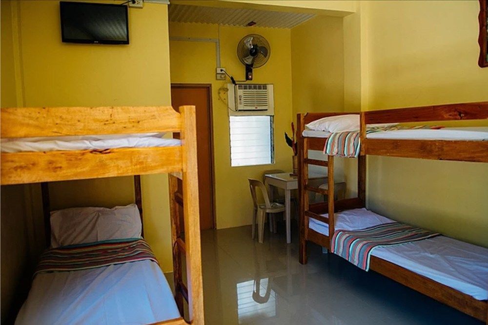 Las Residencias Bed And Breakfast Puerto Princesa Bagian luar foto